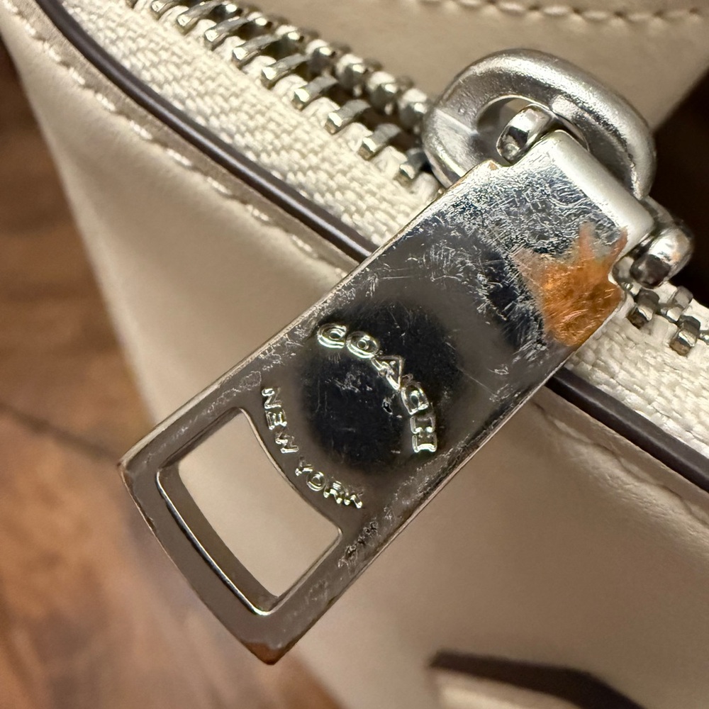 🤍🧸 Coach Large Nina Tote - Cream Color 🤍🧸 - Picture 8 of 14